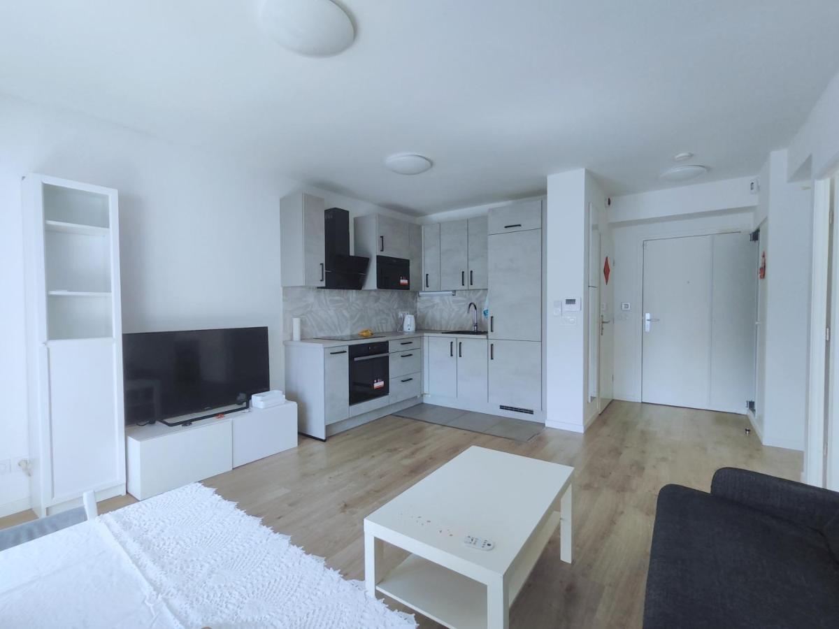 Cozy Sunshine Apartment With Balcony 4 Persons Max Ivry-sur-Seine Dış mekan fotoğraf